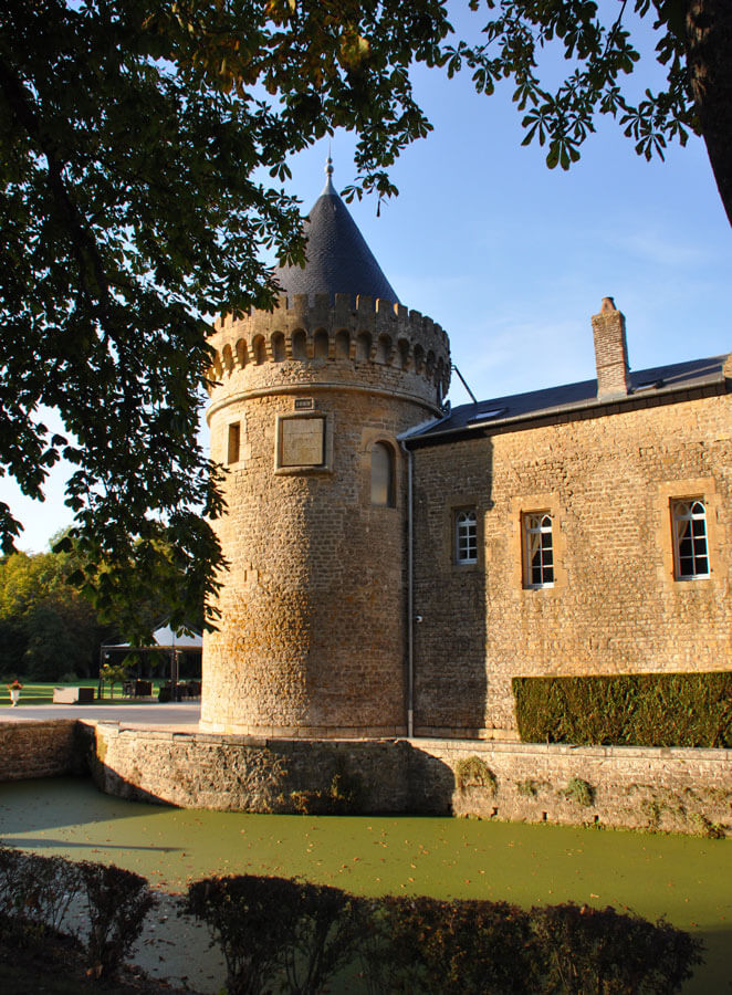 Une tour de l'hôtel Relais & Château Domaine Château Faucon