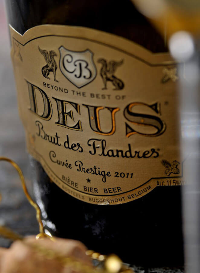 Une bouteille de la bière Deus, brassée par la brasserie familiale Bosteels