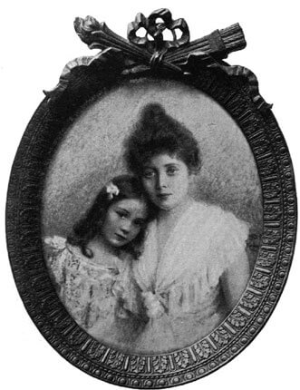 Portrait de Marguerite Steinhel et sa fille, l'héroïne de l'auteur et militante féministe Sylvie Lausberg