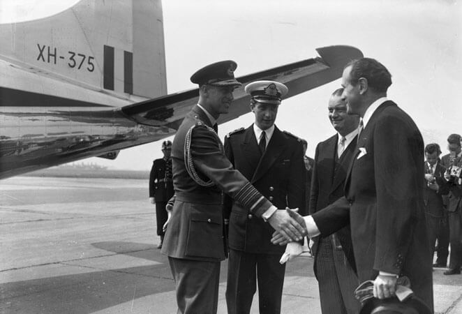 Le prince Philip d'Edimbourg et le prince Albert de Belgique à Bruxelles en 1958