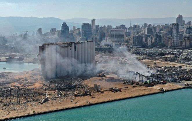 Une vue du port de Beyrouth, au Liban, après les explosions