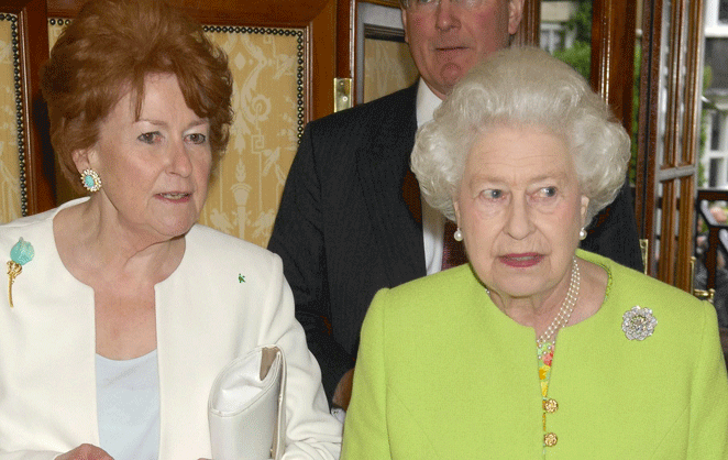 Lady Anson et sa cousine la reine Elizabeth II d'Angleterre