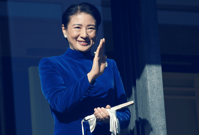 L'impératrice Masako du Japon en bleu