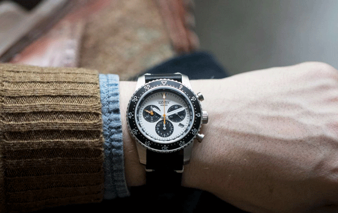 Une montre de la série Road de la marque horlogère Gavox