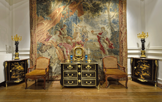 Des meubles d'antiquaires de chez Theunissen et Ghellinck pour le Brussels Art Square au Sablon
