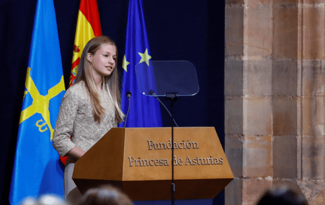 La princesse Leonor d'Espagne prononce un discour