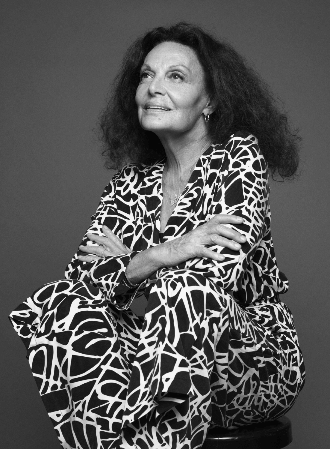 Portrait de la styliste Diane de Furstenberg pour sa collaboration avec la marque de décoration d'intérieur H&M