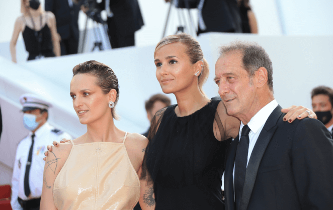 Agathe Rousselle, Julia Ducournau et Vincent Lindon du film Titane à Cannes