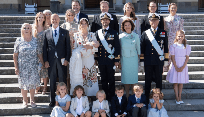 La famille royale suédoise réunie à l'occasion du baptême du prince Julian