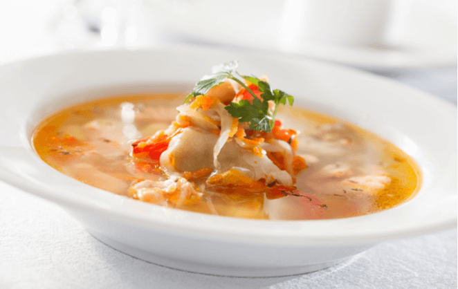 Une soupe de poisson, le plat traditionnel de Noël du chef Alexandre Dioniso