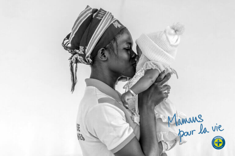 Affiche de l'opération Mamans pour la vie de l'ONG Memisa