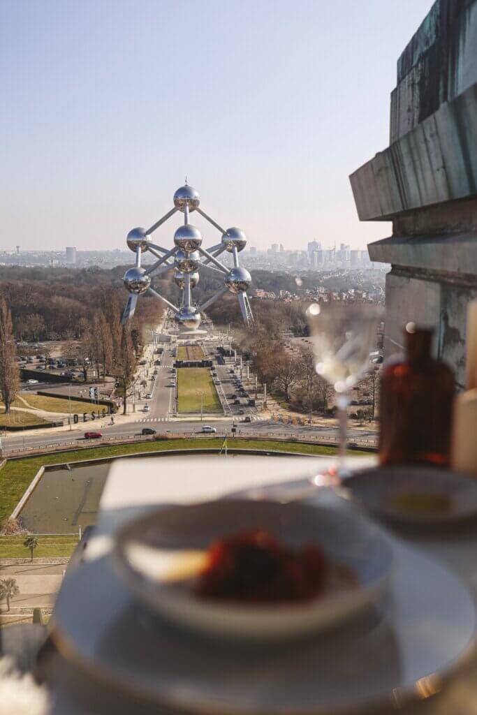La vue sur l'Atomium depuis le restaurant éphémère Table 58