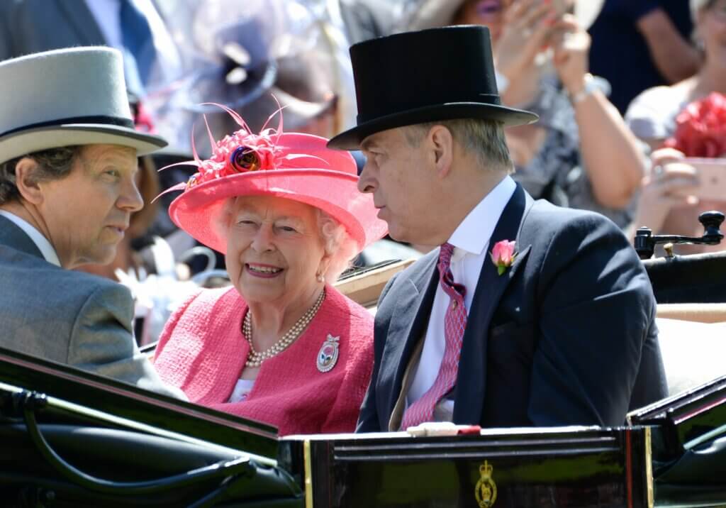 Le prince Andrew et la reine Elizabeth II