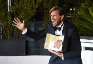 Ruben Ostlund remporte la Palme d'Or à Cannes