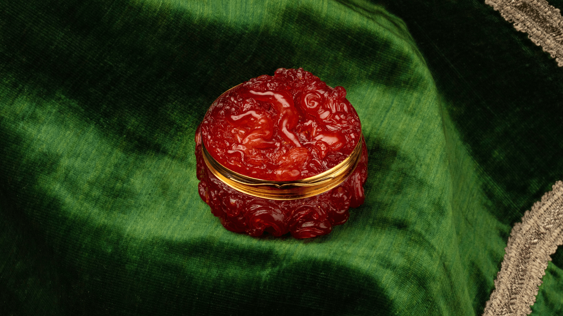 Ambre : trésors de la Mer Baltique • L'Éventail